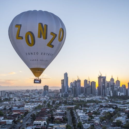 Hotair ballooning over Melbourne with Balloonman